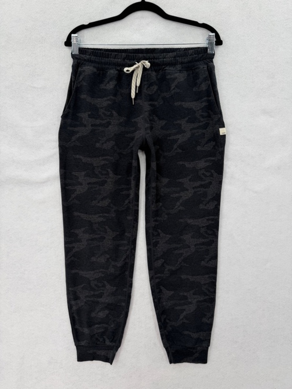 Vuori Performance Jogger Women's DreamKnit Joggers Black Camo‎ Size Small